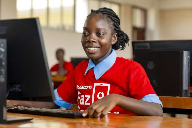 Vodacom Moçambique Inaugura Laboratórios de Informática