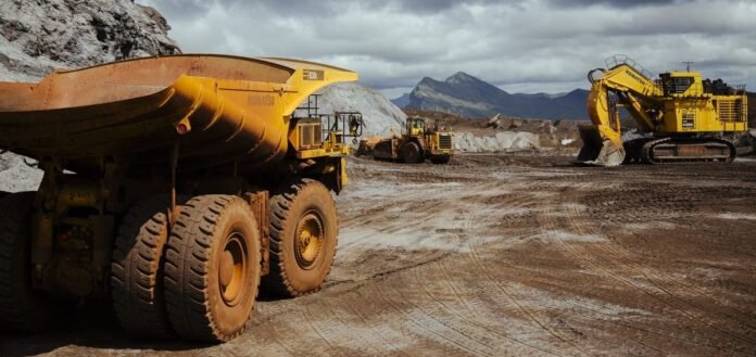 Montepuez Ruby Mining e UniLúrio assinam acordo de sustentabilidade ambiental