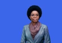 Amélia Muendane: Uma mulher de números, visão estratégica e grandes desafios Amélia Tomás Taime Muendane é licenciada em Economia, pela Universidade Eduardo Mondlane (UEM), e Mestre em Administração de Empresas,